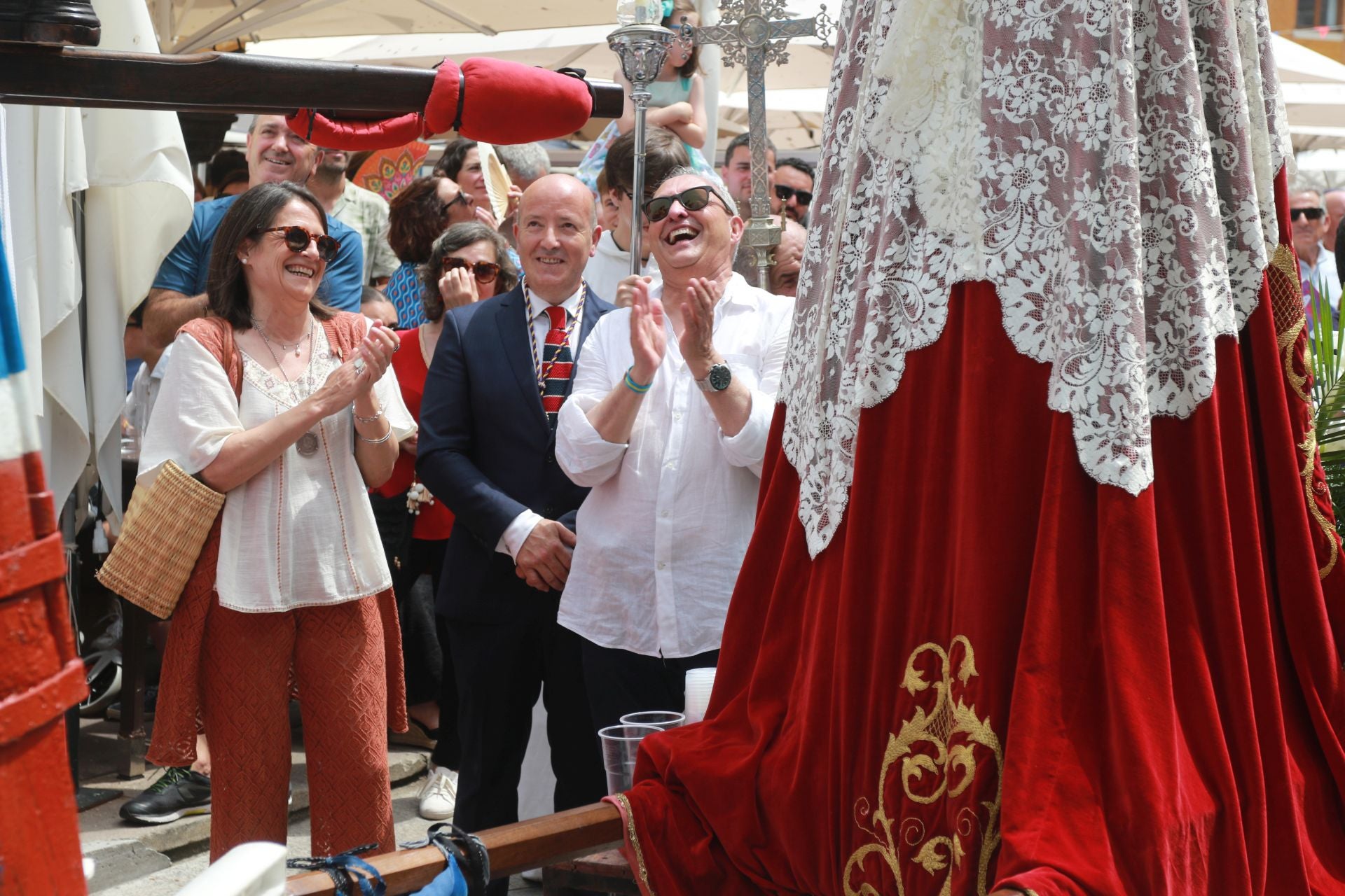 Cudillero vive una Amuravela multitudinaria por San Pedro