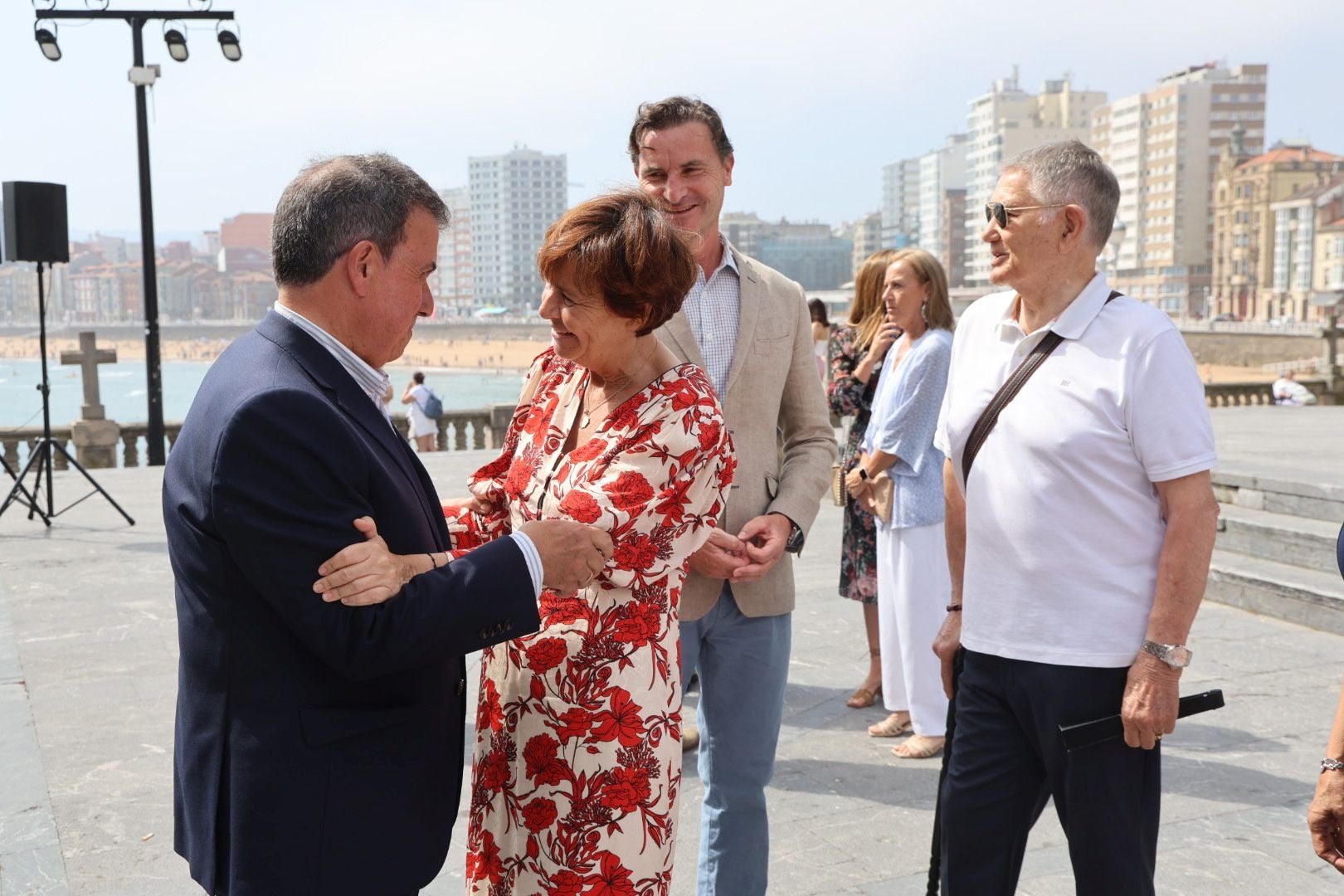 Gijón se rinde a San Pedro