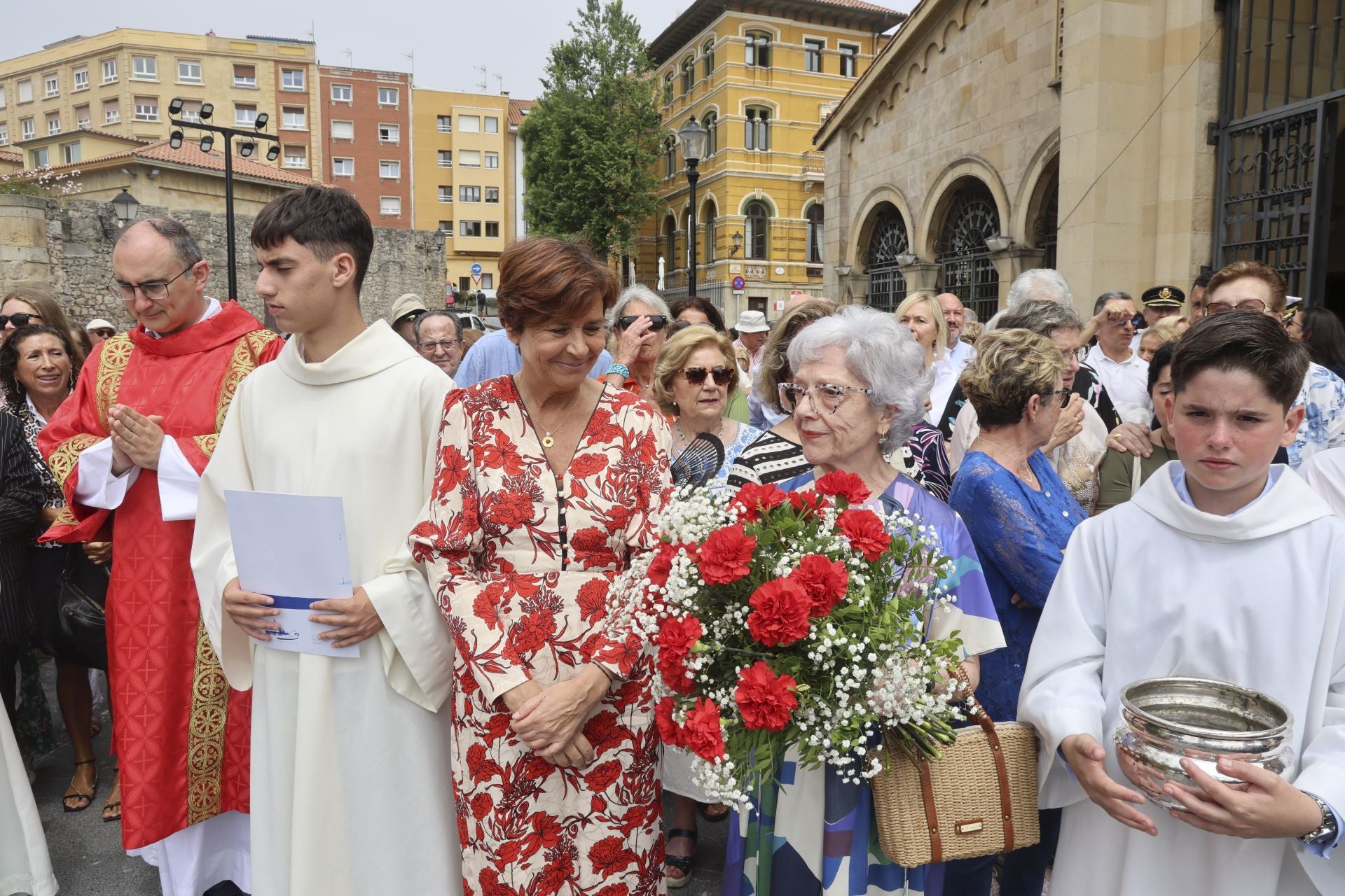 Gijón se rinde a San Pedro