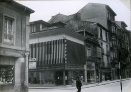 1969. Ferretería Miyar, El Cometa y Clarita.