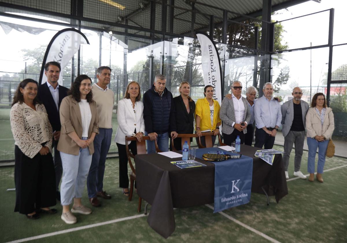 Paloma Gallego, Francisco Gayoso, Lucía Carreño, Manuel Cifuentes, Pilar Fernández Pardo, Luis Olay, Marisol Mesa, María Kocina, Jesús Kocina, Luis Lerma, Mario Vigil, Juan Díaz y Ketty Vives, este miércoles, en el Chas, en Gijón.