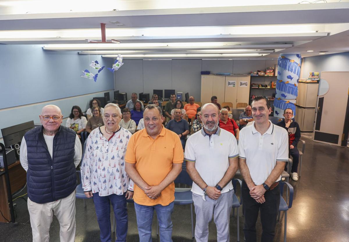 Carlos Guardado, Pepa Sanz, Pelayo García, Basilio Otero yAlejandro Alonso, antes del inicio del evento.
