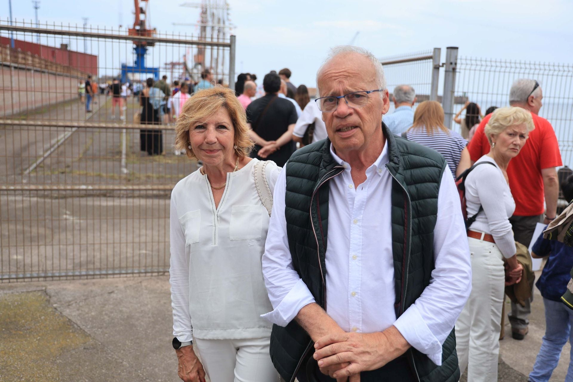 Largas colas en Gijón para visitar el &#039;Elcano&#039;