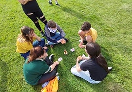 El programa CaixaProinfancia impulsa cada año una amplia oferta de actividades de verano, garantizando el derecho al ocio para la infancia más vulnerable.