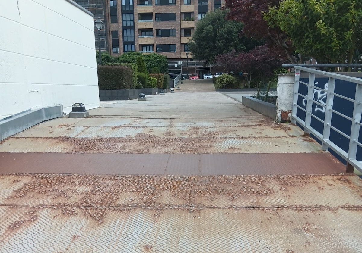 La rampa de acceso a la escuela infantil Dolores Medio.
