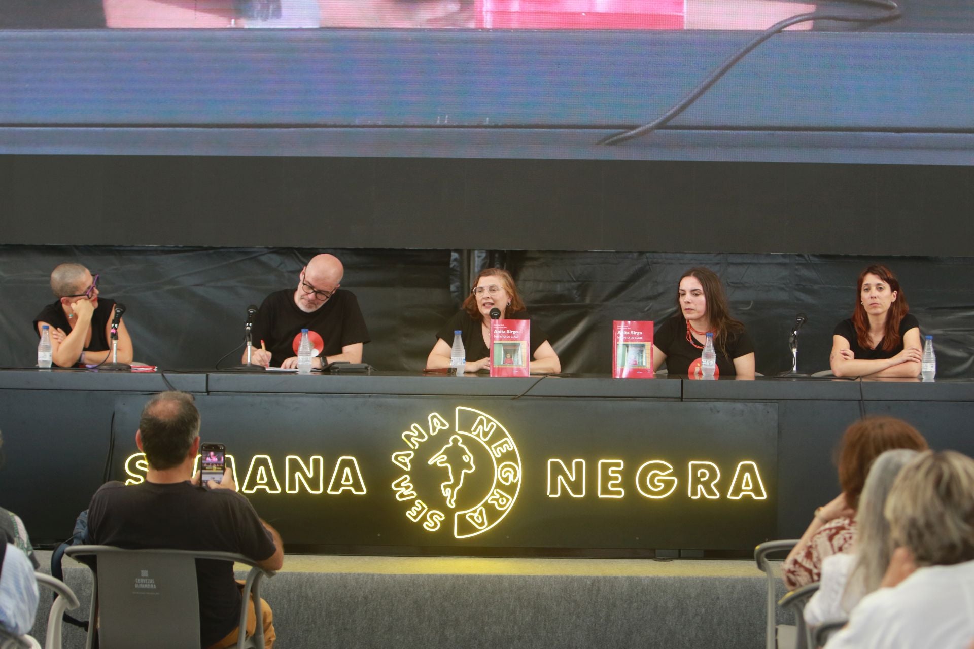 Sábado con mucho ambiente en la Semana Negra de Gijón