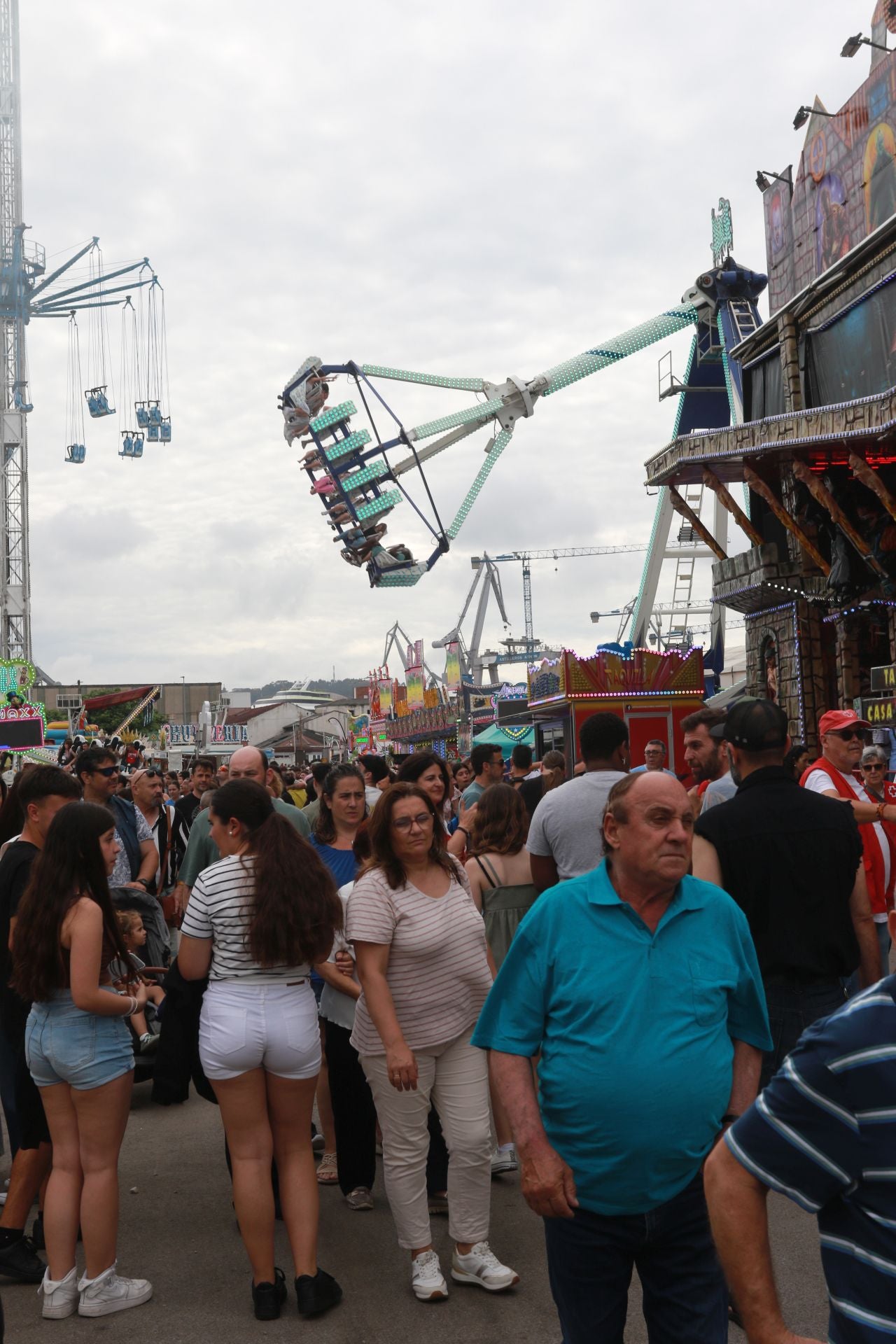 Sábado con mucho ambiente en la Semana Negra de Gijón