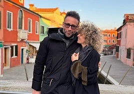 Escassi y Sheila Casas en una imagen compartida en Instagram durante uno de sus viajes.