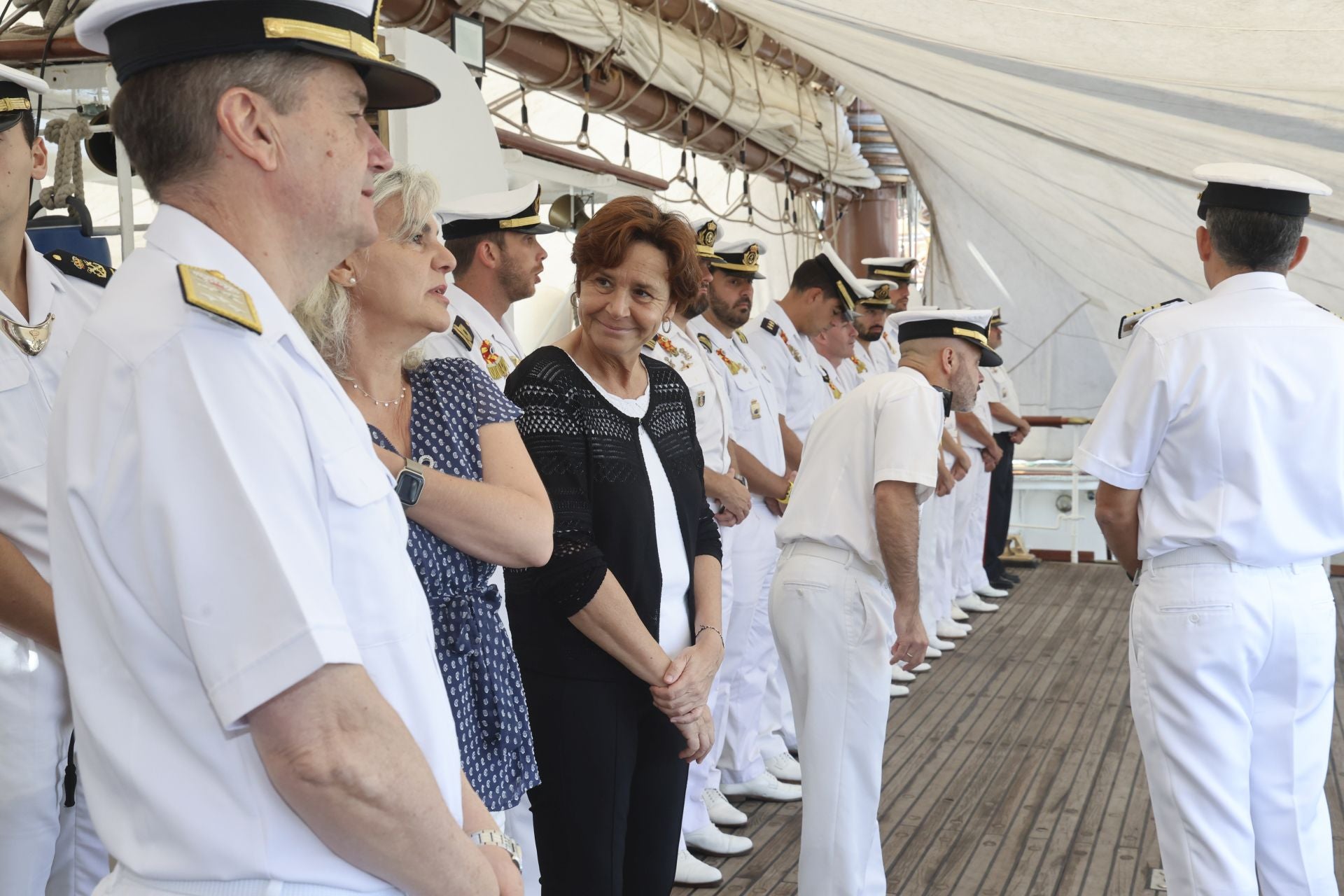 Margarita Robles, a bordo del &#039;Juan Sebastián de Elcano&#039; en Gijón