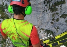 El hombre se había fracturado la tibia y el peroné.