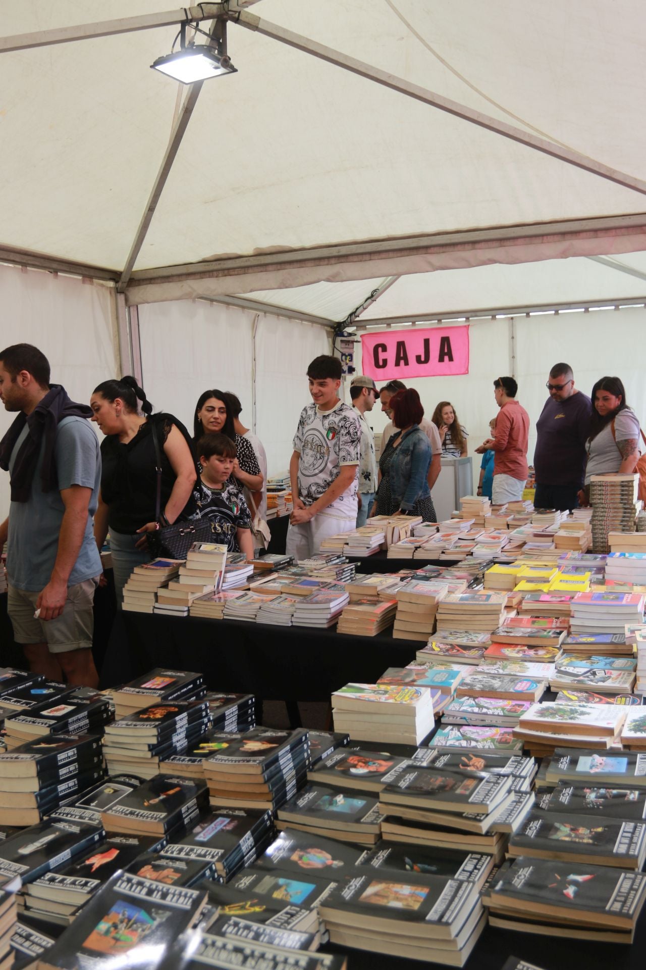 Gran ambiente este domingo en la Semana Negra de Gijón