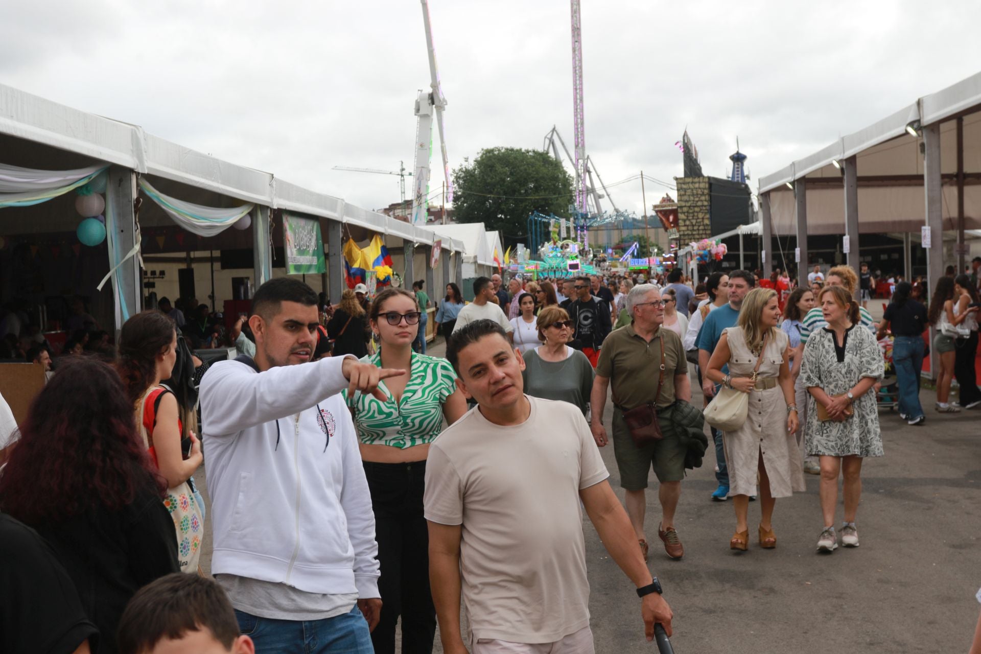 Gran ambiente este domingo en la Semana Negra de Gijón