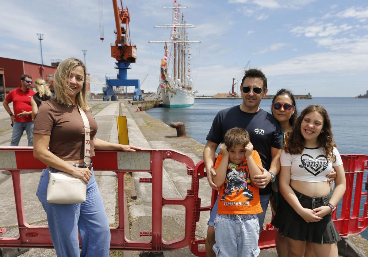 Fotos: lleno hasta la bandera hasta el último día: el &#039;Elcano&#039; triunfa en Gijón