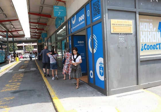 Oficina del CTA abierta en la estación de autobuses de Gijón.