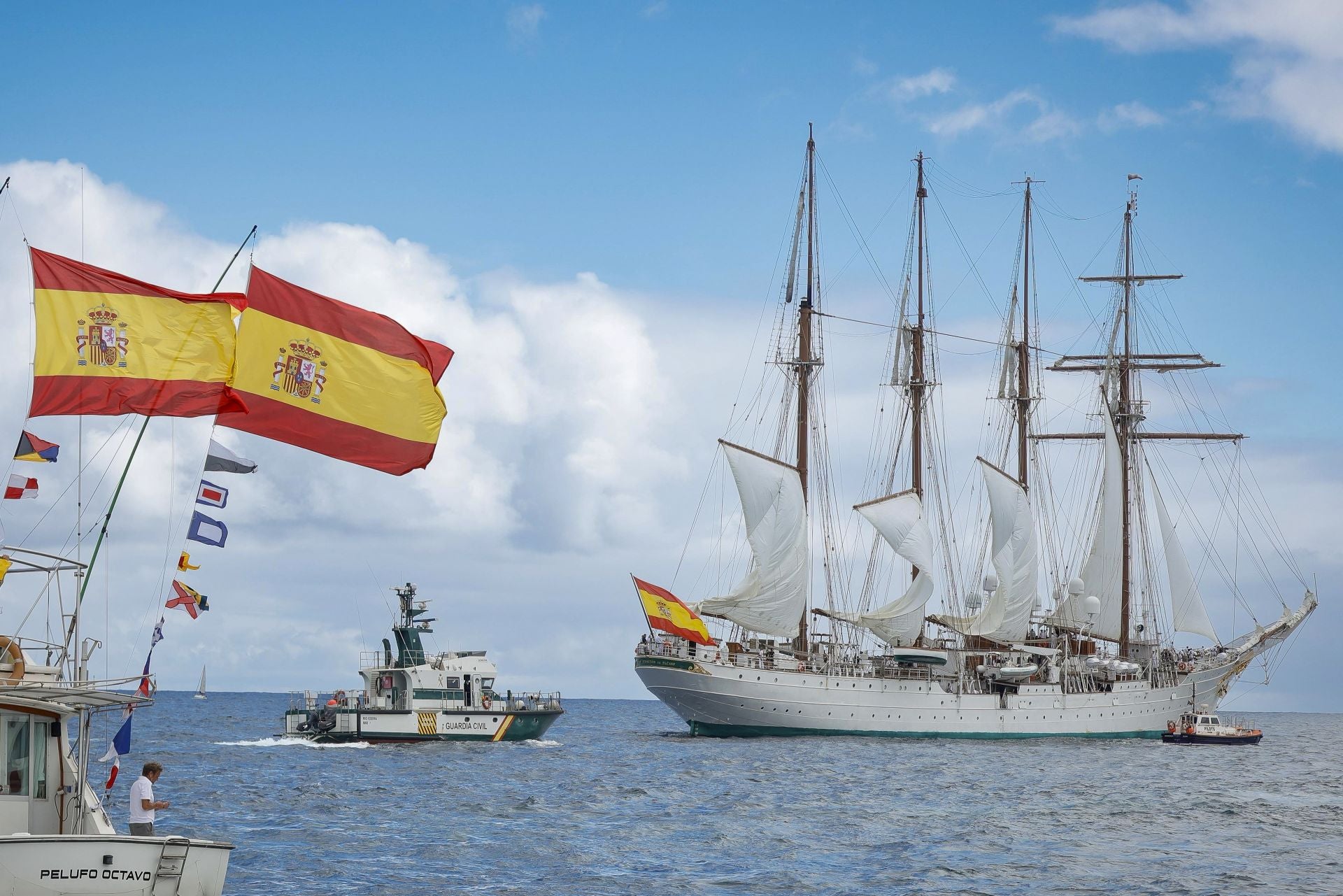 Una despedida entre sonrisas: así concluye la histórica visita del &#039;Elcano&#039; y la Princesa Leonor a Gijón