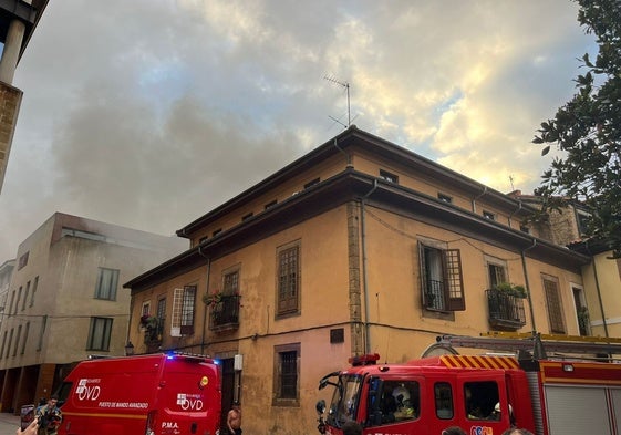 Los bomberos de Oviedo, en la zona.