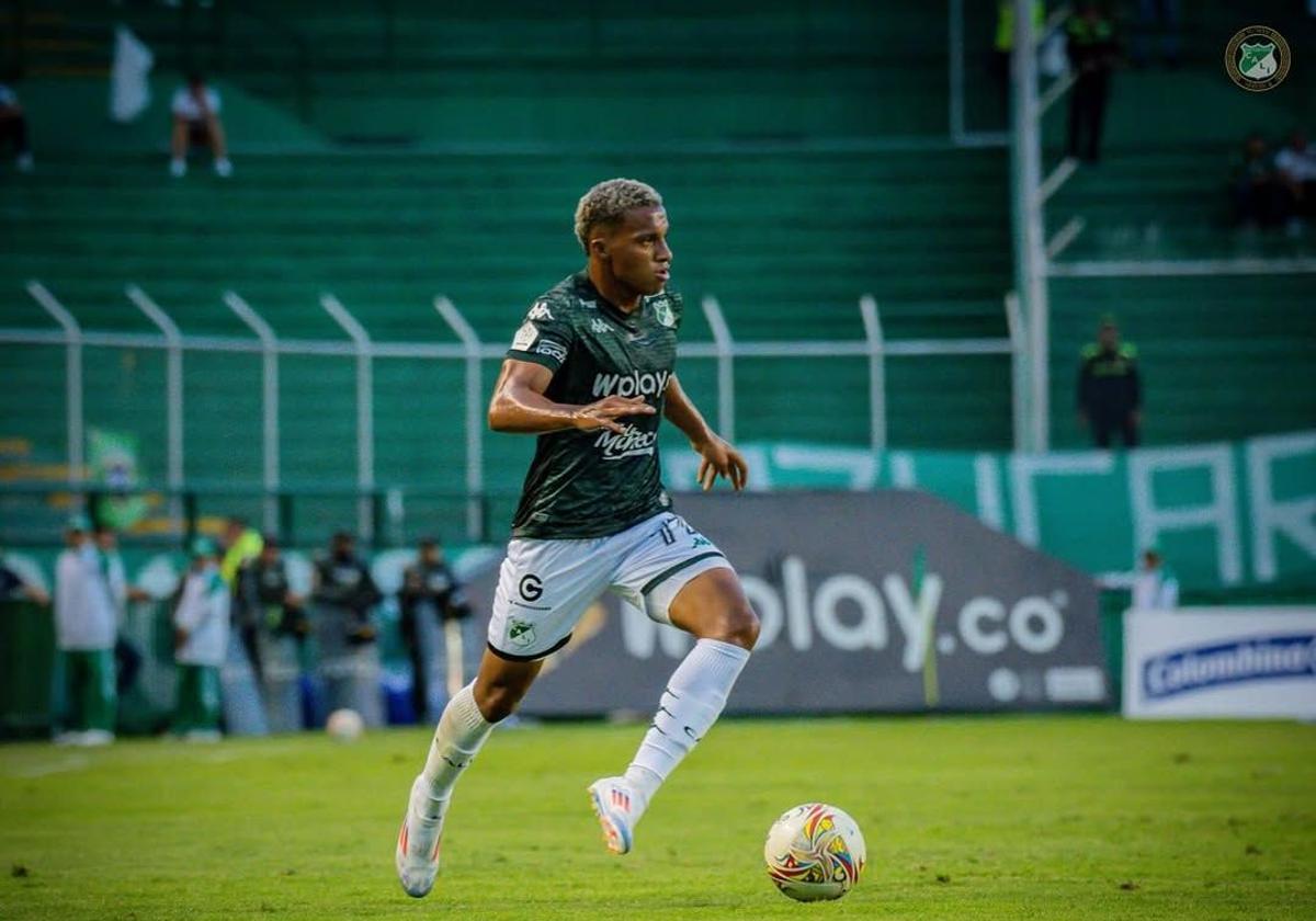 El extremo colombiano Juan Córdoba llegará al Sporting como cedido por el Dínamo de Zagreb