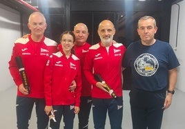 Jesús María García, Paula Romarís, Agustín González 'Tito', Antonio Corripio y el técnico José Mayo.