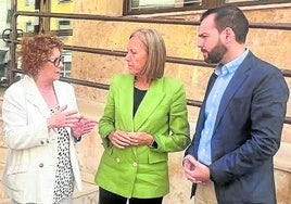 Gloria García, Pilar Fernández Pardo y Victor Ferreira.