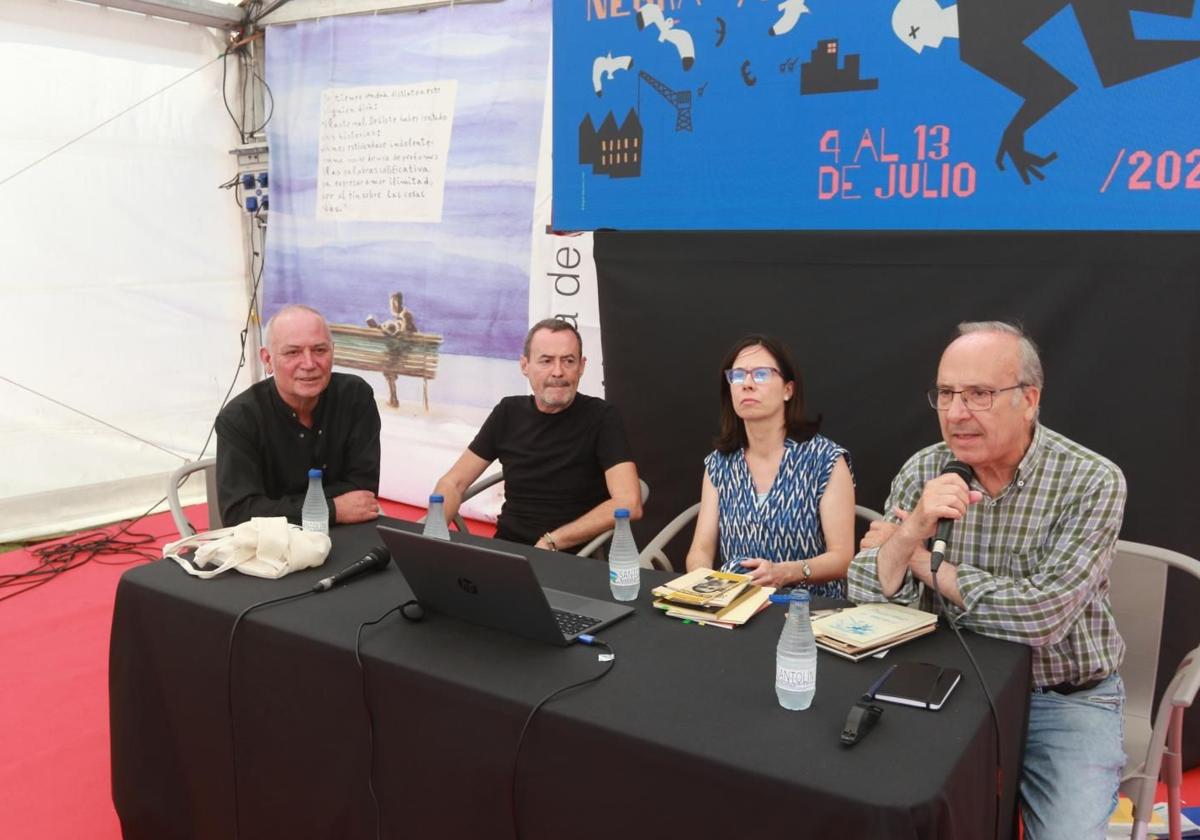 Xuan Bello, José Luis Piquero, Rosario Neira y José Luis García Martín.