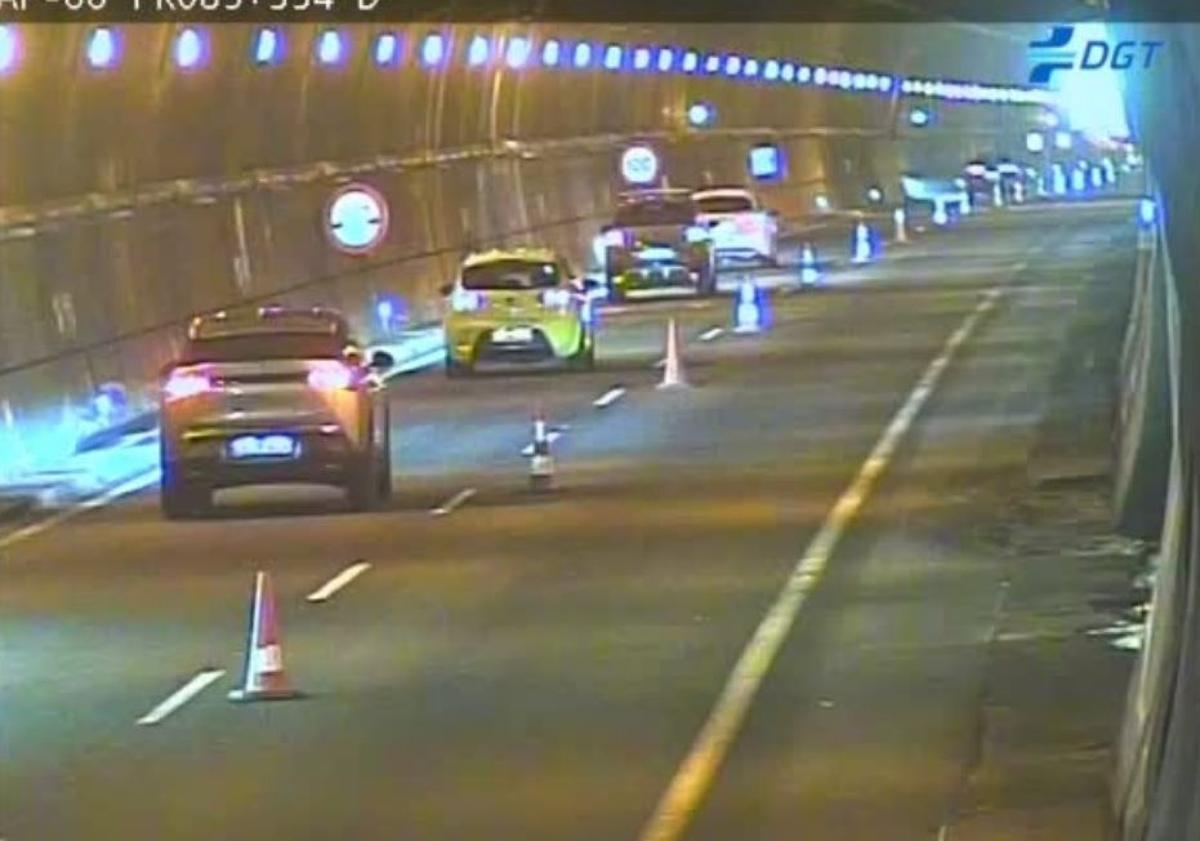 Imagen principal - Las obras en la autopista del Huerna provocan que ir por la autopista ya solo sea seis minutos más corto que por Pajares
