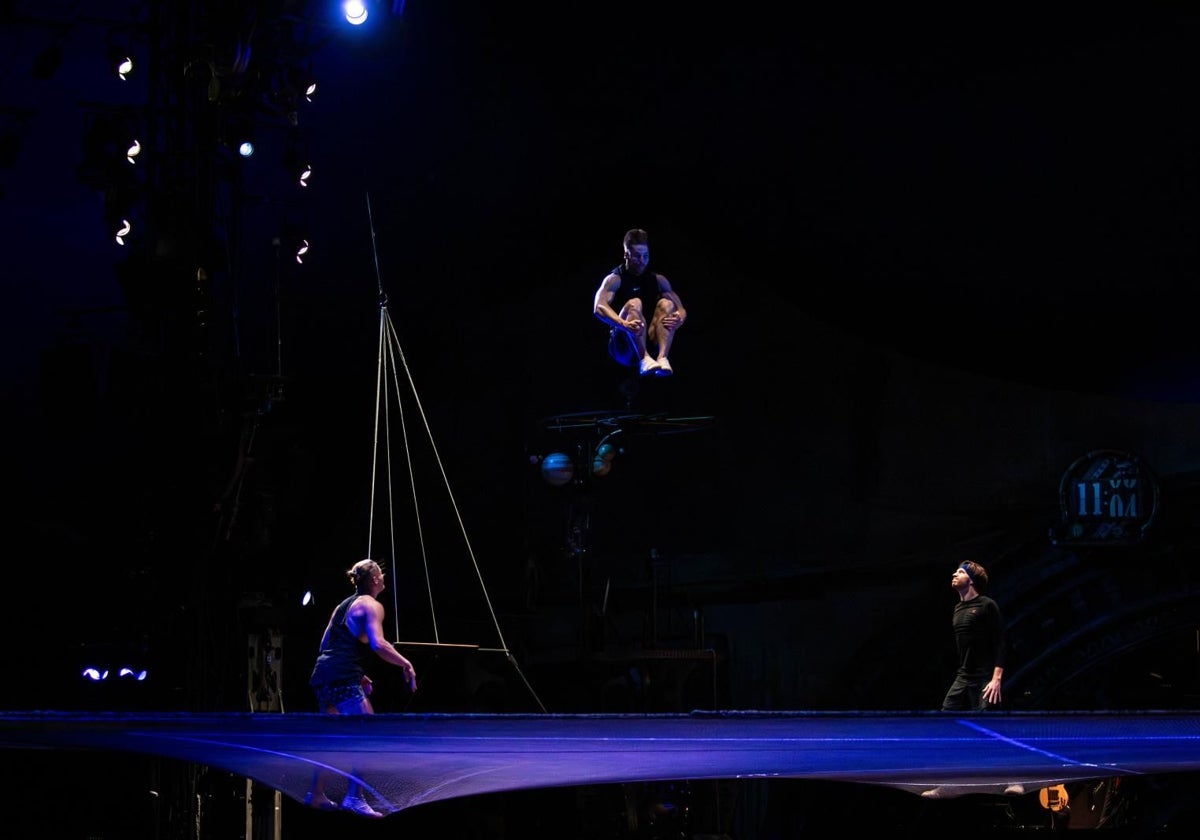Ensayo del número Acro Net del espectáculo 'Kurios' del Cirque du Soleil que se estrena en Gijón.