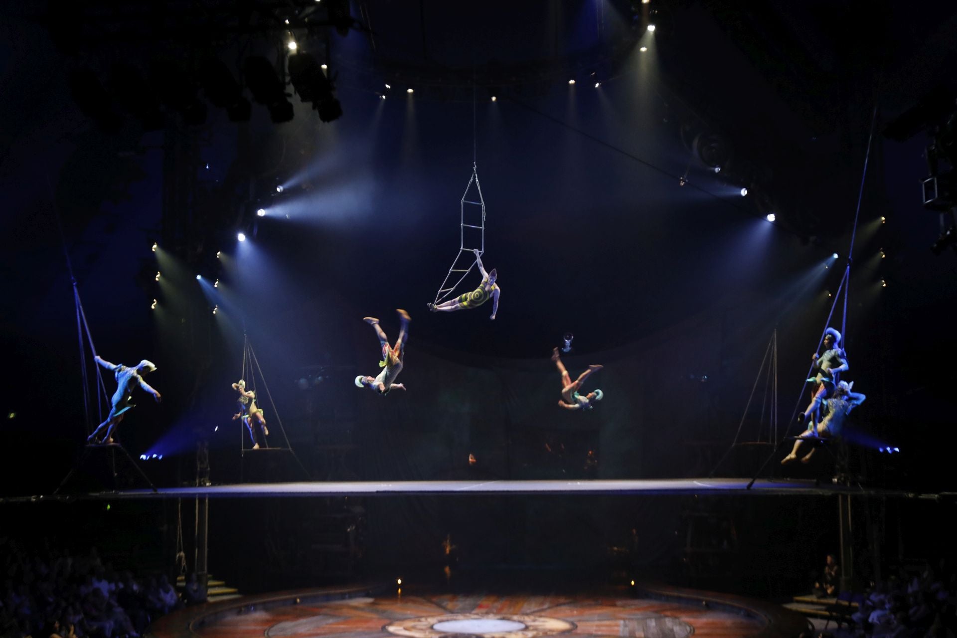 Las espectaculares imágenes que deja &#039;Kurios&#039; del Cirque du Soleil en su estreno en Gijón