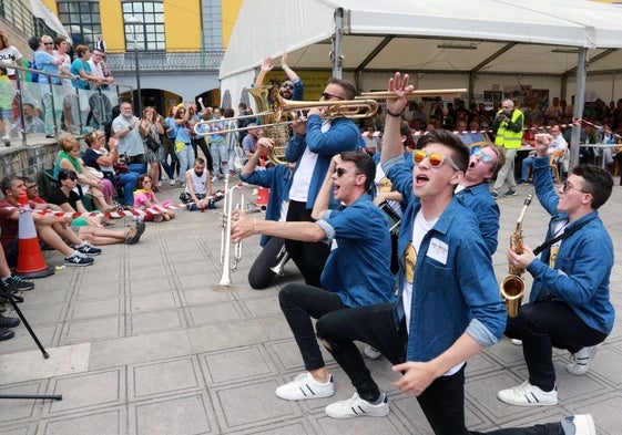 Charanga participante en una pasada edición del concurso de Sotrondio.
