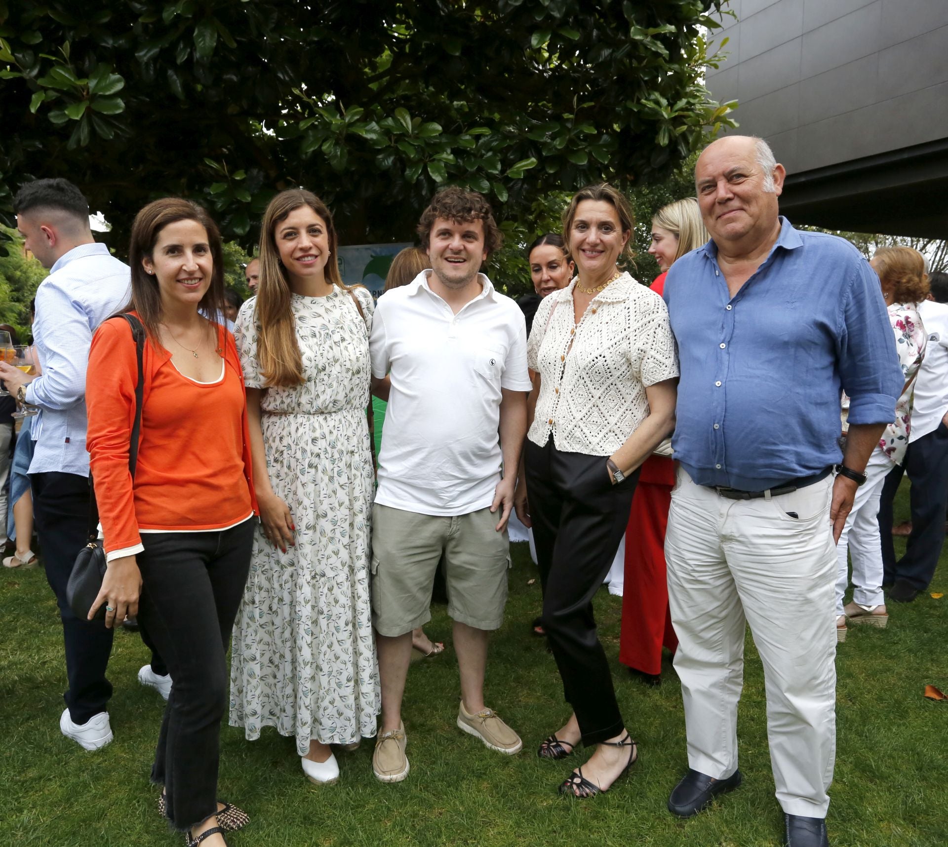 Adriana Riginelli (La Pondala), la psicóloga Lucía Feito y su marido Javier Farpón (Casa Farpón Asador), la notaria Montse Martínez y Mario García (Exclusivas Mega)
