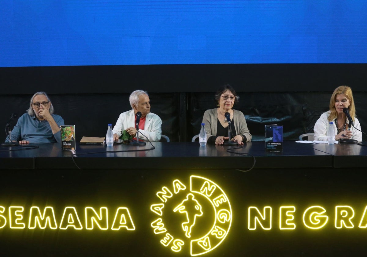 Miguel Munárriz, Juan Cruz, Carmen Yáñez y Beatriz Rato.