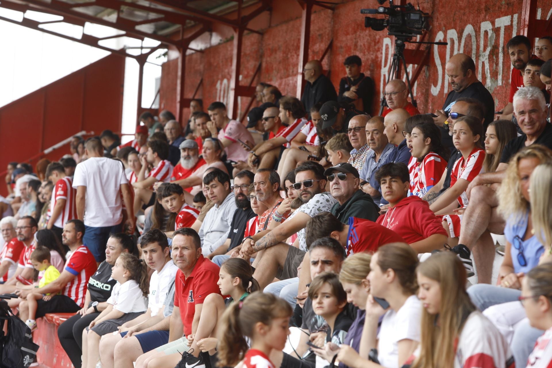 &#039;Mareona&#039; en el primer entrenamiento de la temporada del Sporting de Gijón