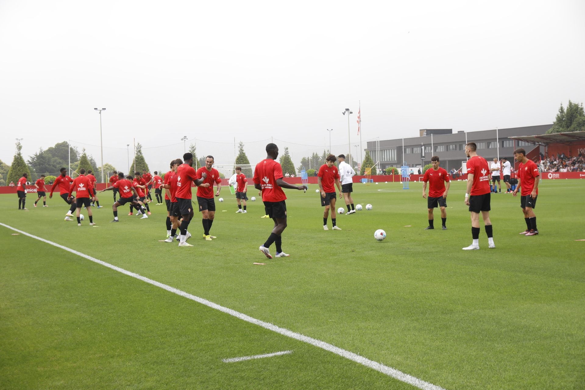 &#039;Mareona&#039; en el primer entrenamiento de la temporada del Sporting de Gijón