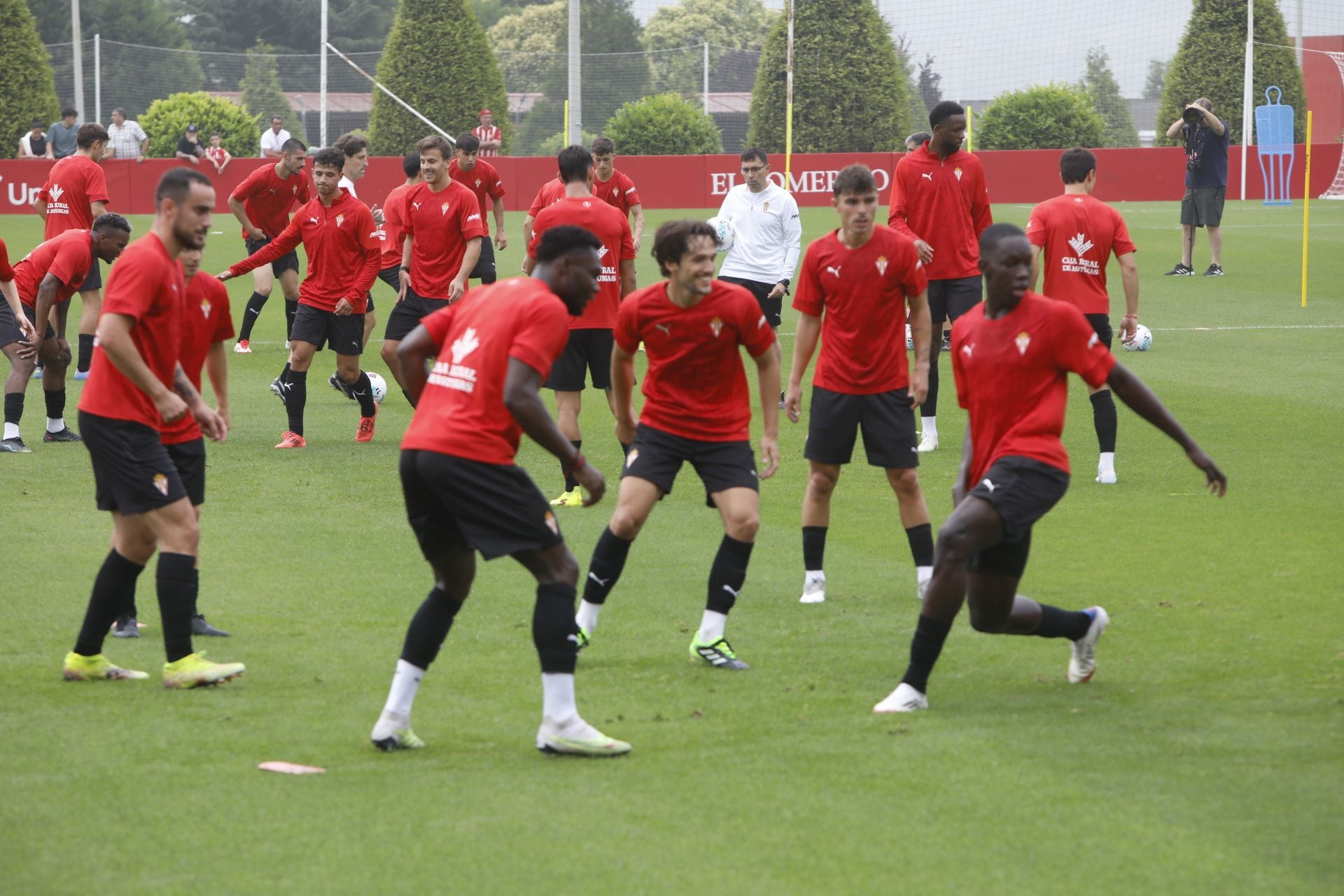 &#039;Mareona&#039; en el primer entrenamiento de la temporada del Sporting de Gijón