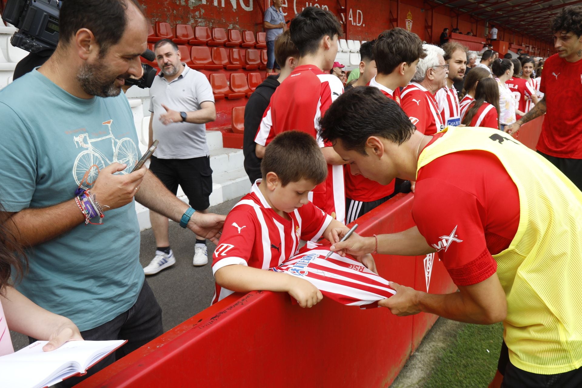 &#039;Mareona&#039; en el primer entrenamiento de la temporada del Sporting de Gijón