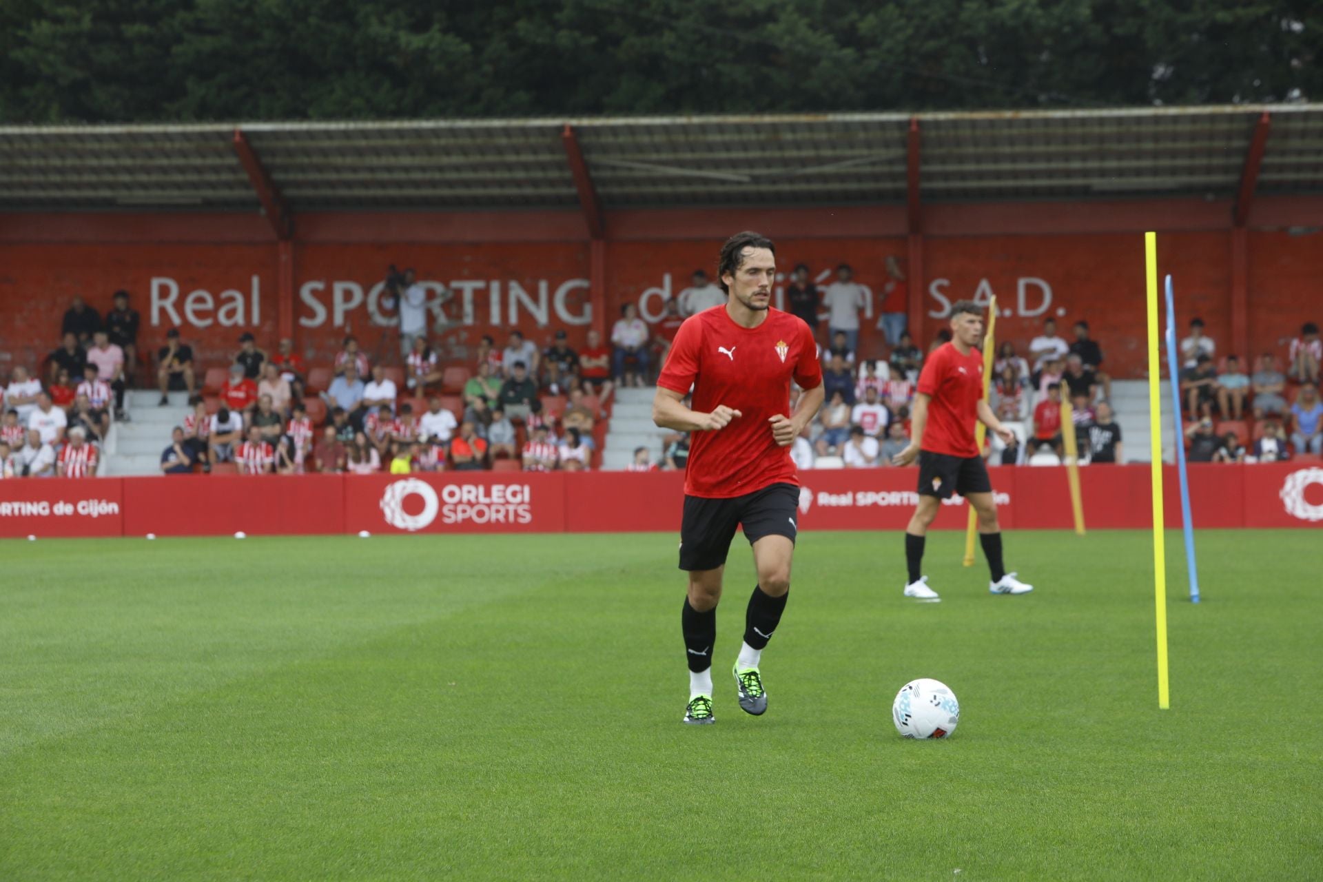 &#039;Mareona&#039; en el primer entrenamiento de la temporada del Sporting de Gijón