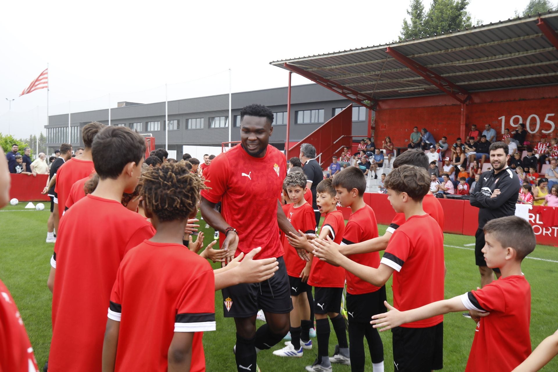 &#039;Mareona&#039; en el primer entrenamiento de la temporada del Sporting de Gijón