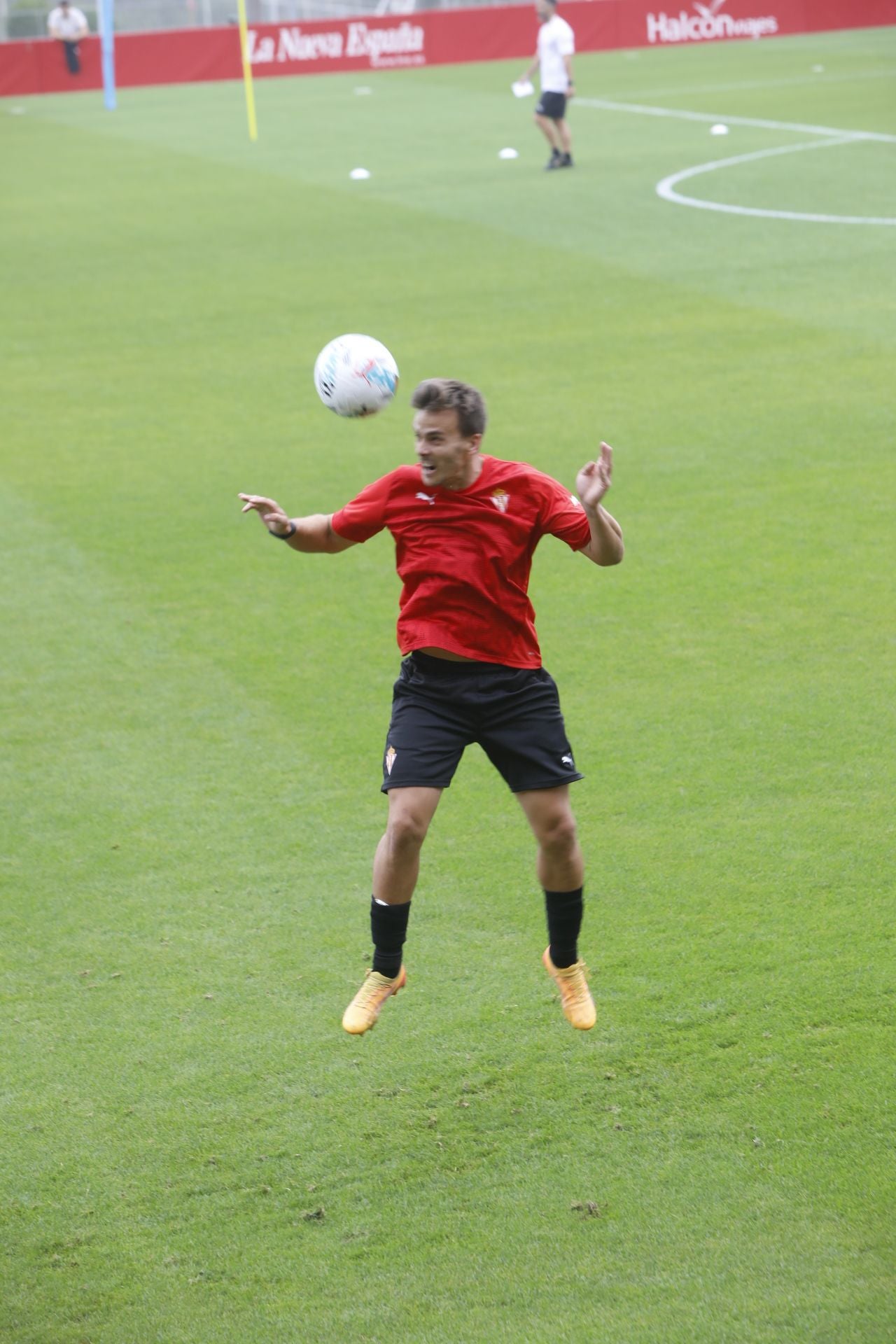 &#039;Mareona&#039; en el primer entrenamiento de la temporada del Sporting de Gijón