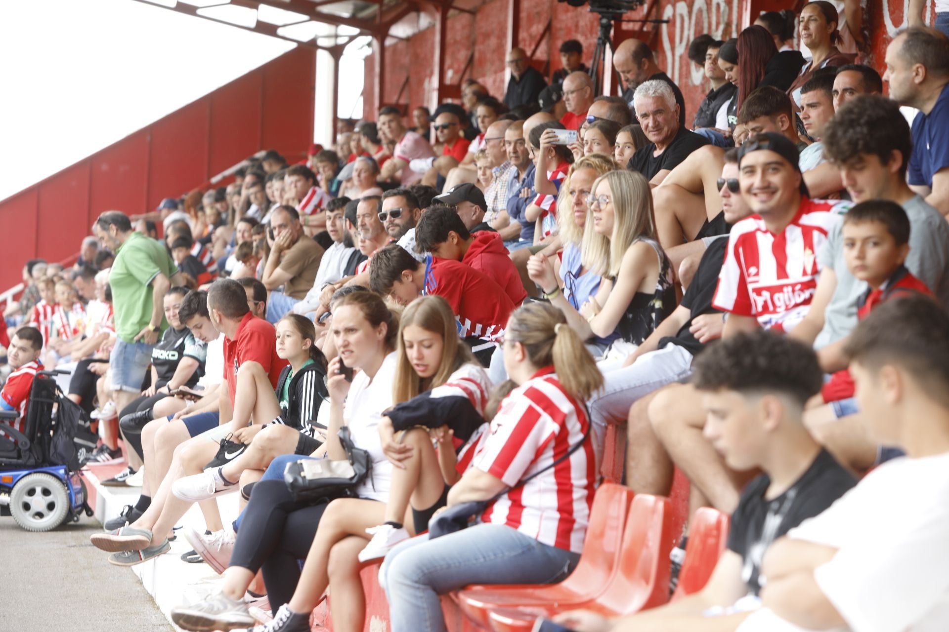 &#039;Mareona&#039; en el primer entrenamiento de la temporada del Sporting de Gijón