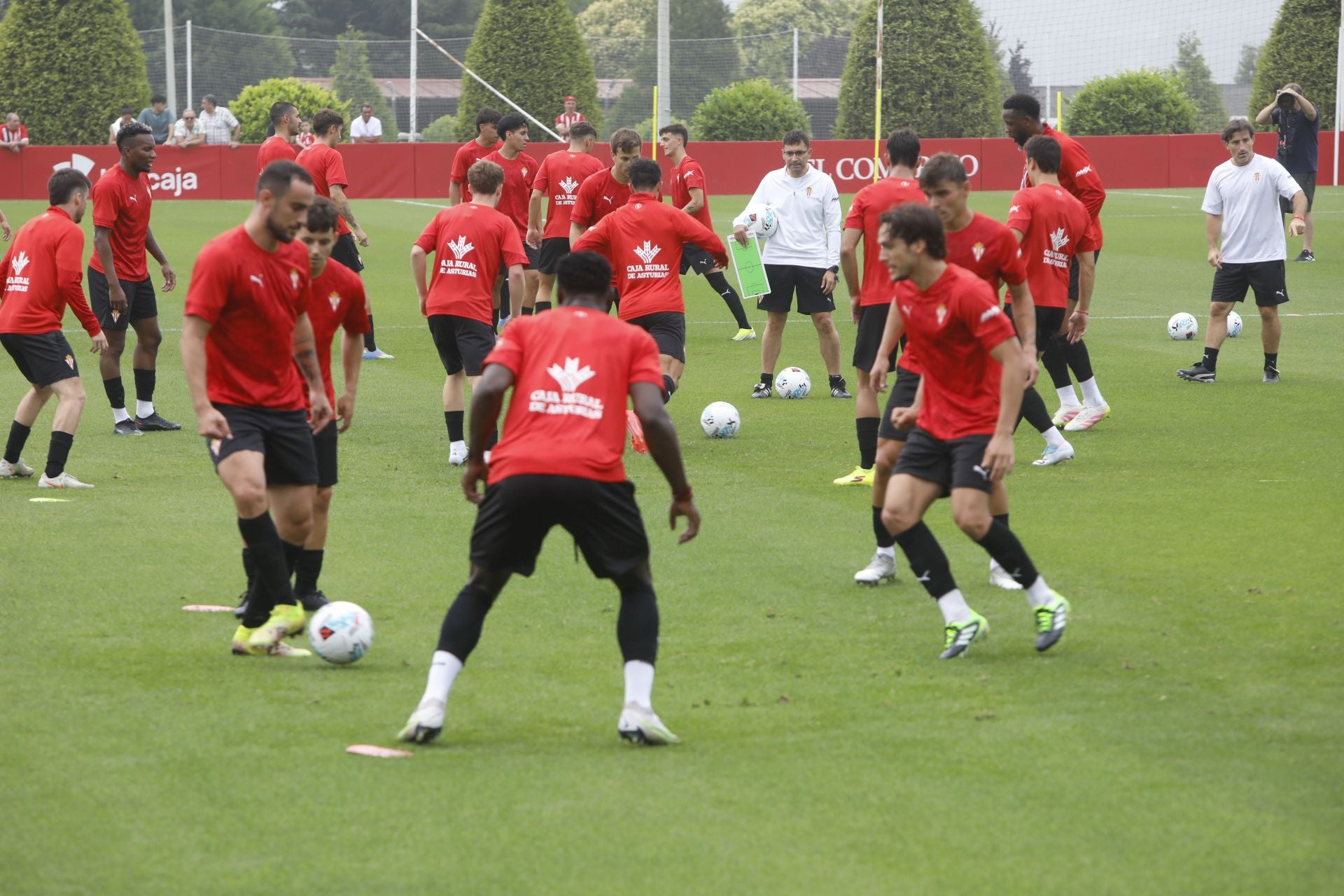 &#039;Mareona&#039; en el primer entrenamiento de la temporada del Sporting de Gijón