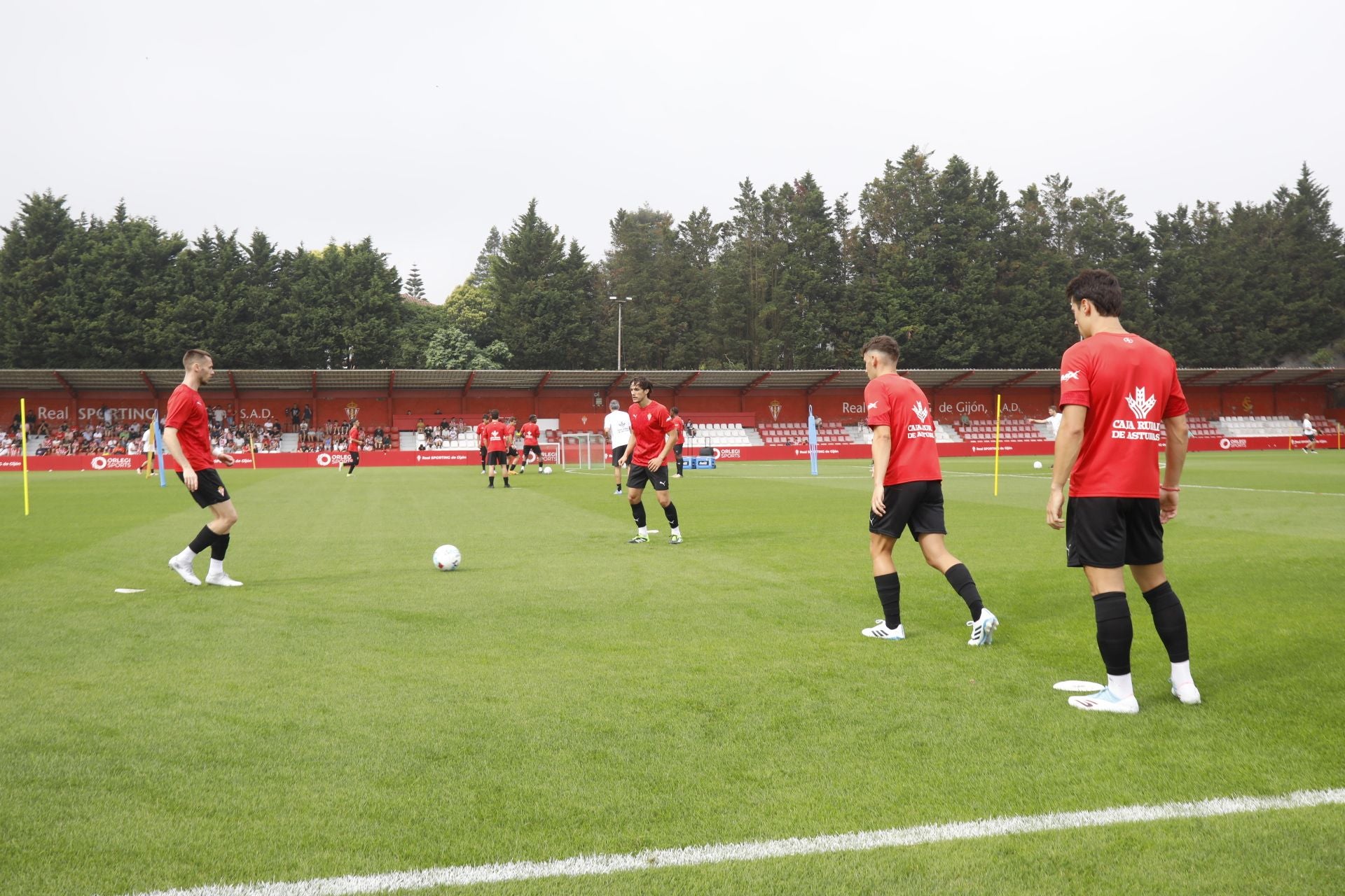 &#039;Mareona&#039; en el primer entrenamiento de la temporada del Sporting de Gijón