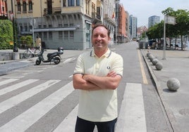 Rodrigo Sánchez en la calle Claudio Alvargonzález, para la que pidió en su debut como edil la suspensión de las casetas del Paseo Gastro.