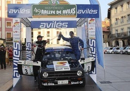 Javier e Iván Bouza celebran su primer triunfo en el Rallye de Avilés tras cuajar una excelente actuación.