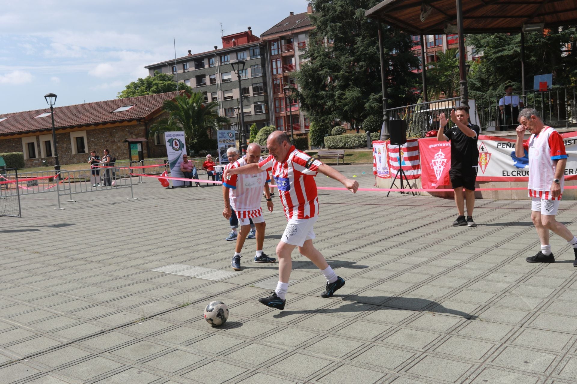 500 aficionados se suman en Llanera al Encuentro de Peñas del Sporting de Gijón