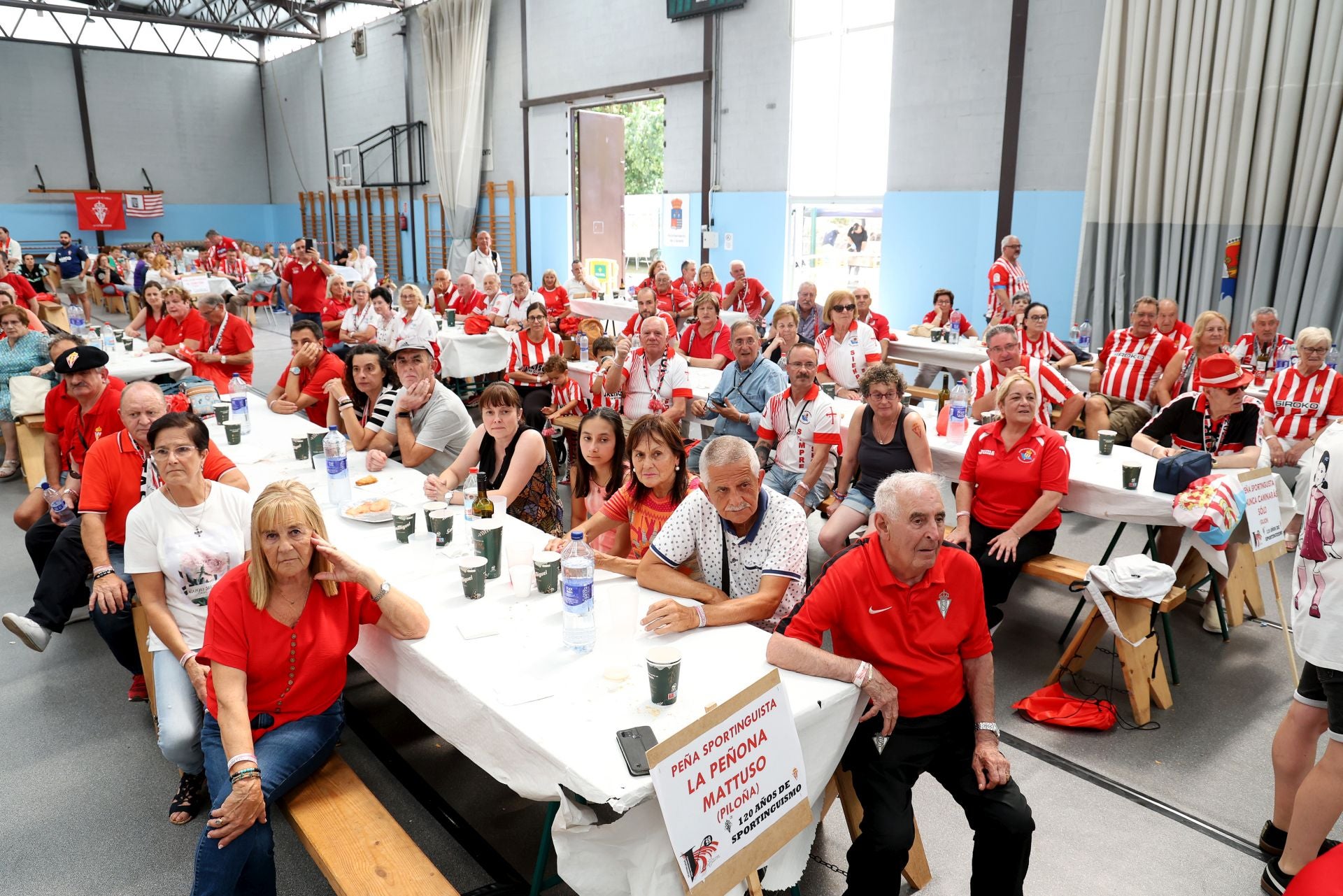 500 aficionados se suman en Llanera al Encuentro de Peñas del Sporting de Gijón