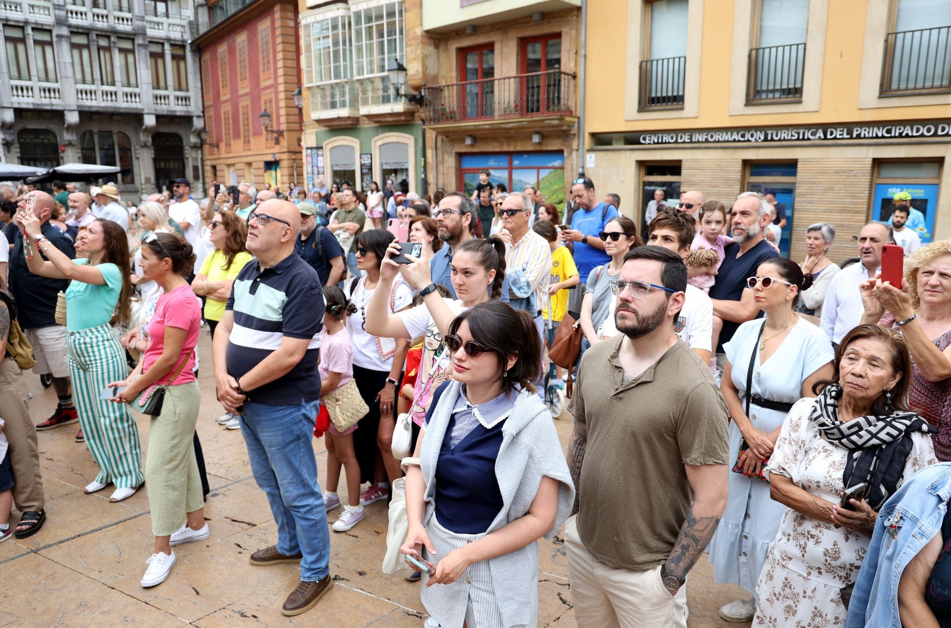 Fotos: La despedida de Alfonso II de Oviedo en su partida hacia Santiago