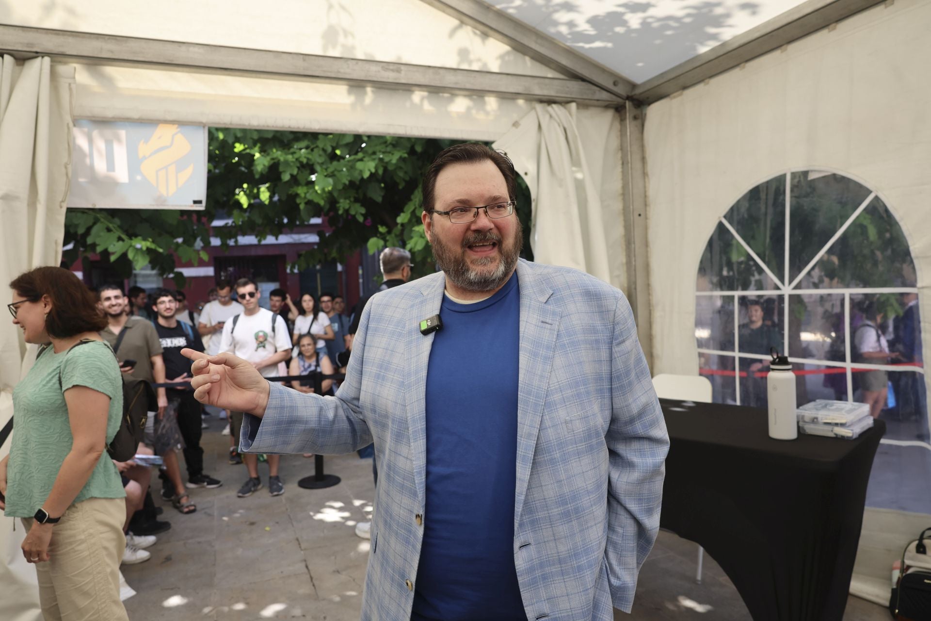 El Festival Celsius de Avilés echa a andar: largas colas por Brandon Sanderson