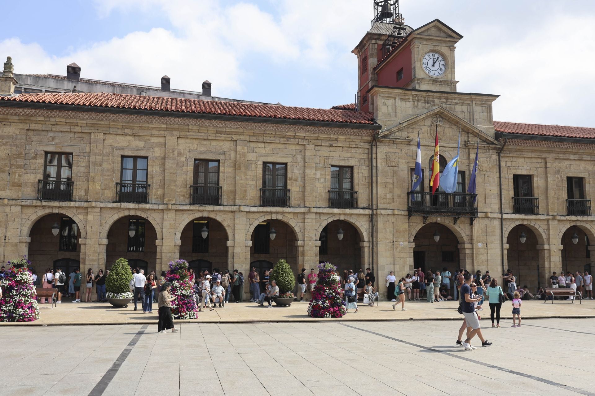 El Festival Celsius de Avilés echa a andar: largas colas por Brandon Sanderson
