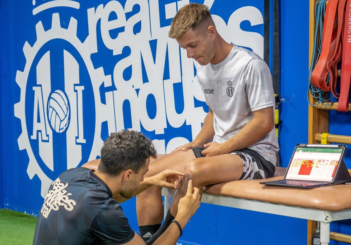 Berto Cayarga realiza las pruebas médicas en el Suárez Puerta.