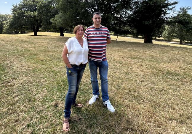 Ana Nosti y Javier Fernández, en el prau de La Sobatiella.