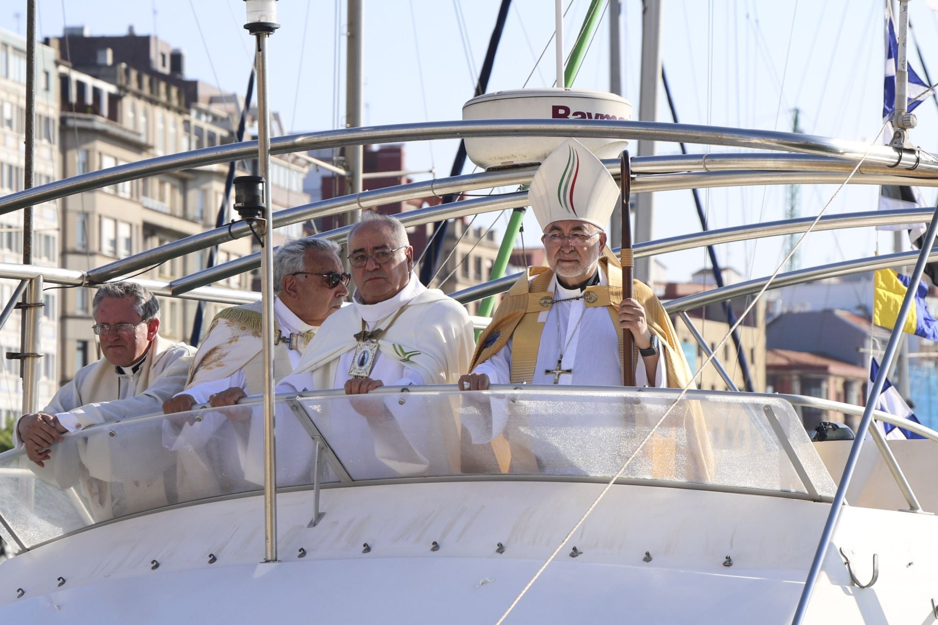 Gijón celebra la procesión marinera de la Virgen del Carmen
